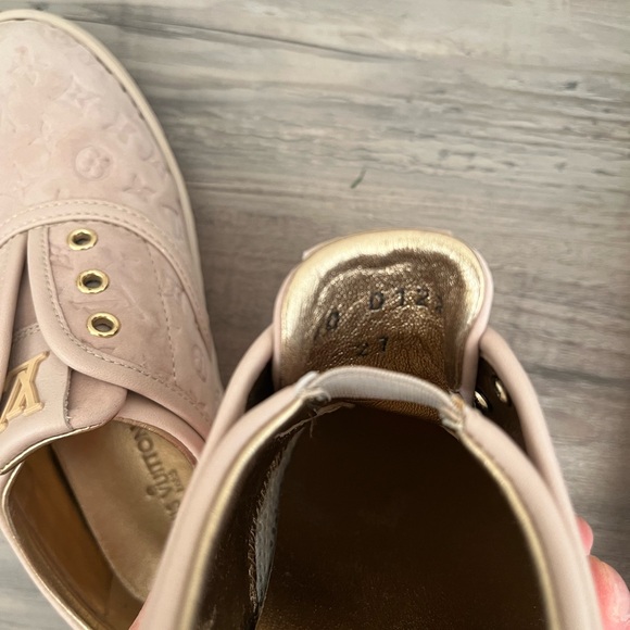 Louis Vuitton monogram leather pink kids girls shoes sneakers size EU 27 - Picture 6 of 10